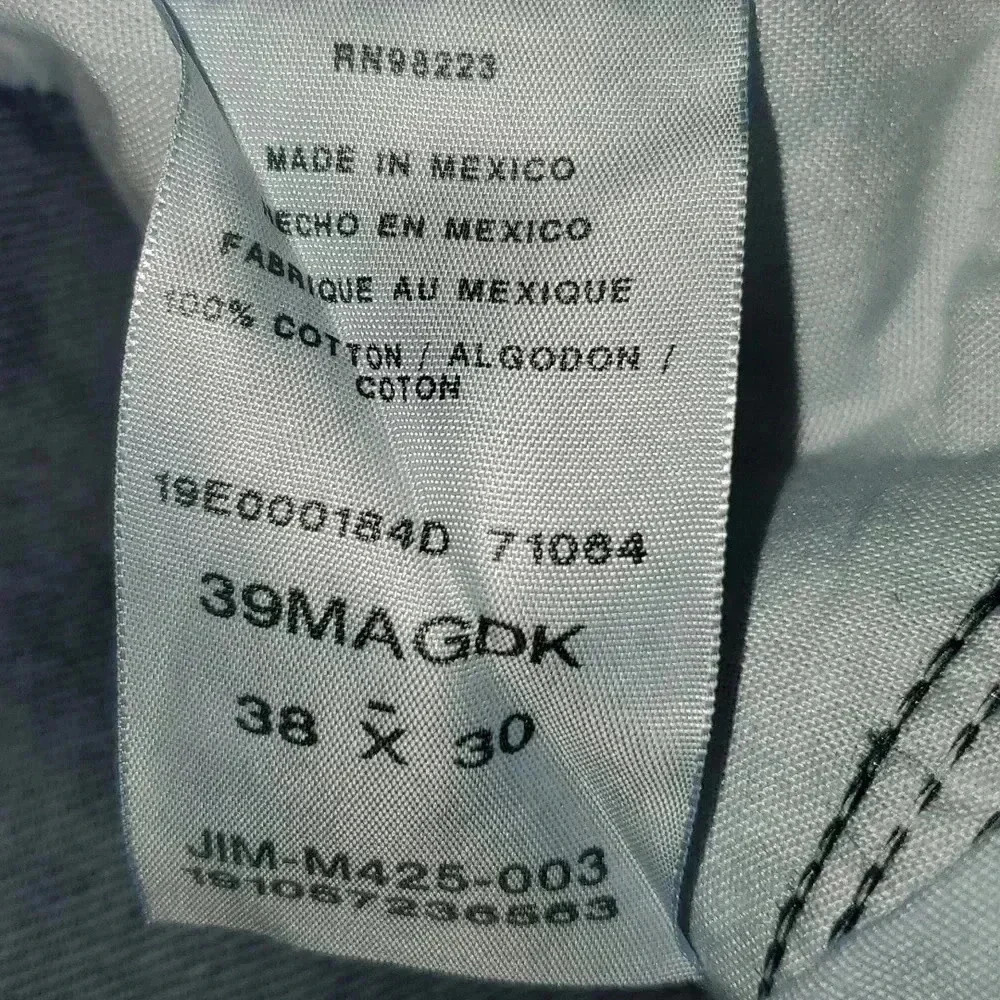 Magellan Outdoors Men's Classic Fit Jeans Size 38x30 NWT - Picture 10 of 11